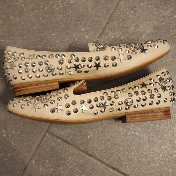 Jeffrey Campbell Ibiza Last Handmade Spiked/ Studded Flats in Cream. 8 1/2 - Picture 3 of 13